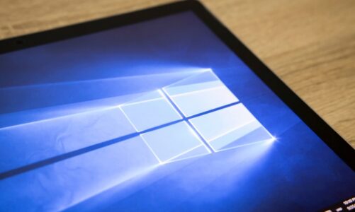 Cómo programar el modo oscuro y claro automático en Windows 10