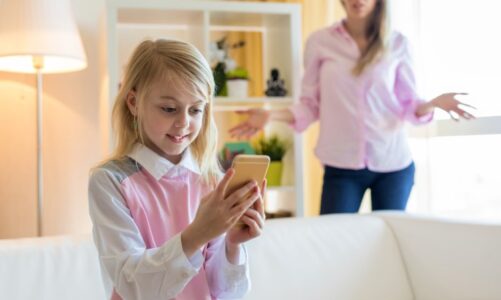 Cómo configurar límites de comunicación para niños en iPhone y iPad