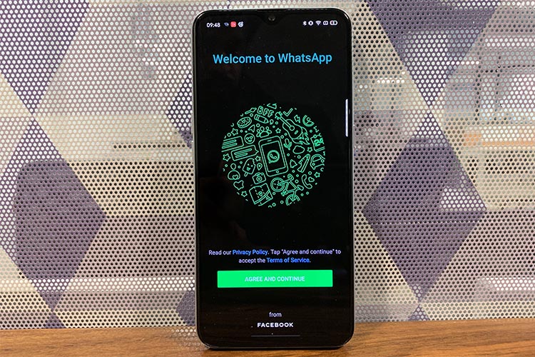 Cómo habilitar el modo oscuro de WhatsApp en Android y iPhone