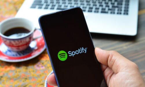 Cómo hacer carpetas en Spotify para administrar listas de reproducción