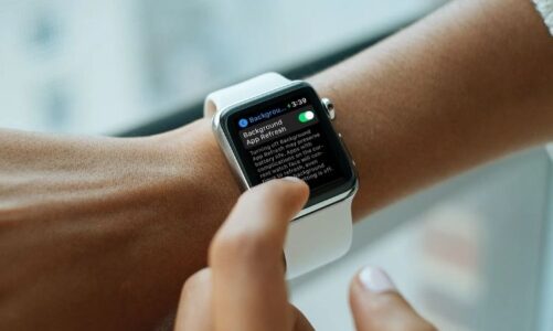 Cómo administrar la actualización de fondo para aplicaciones en Apple Watch