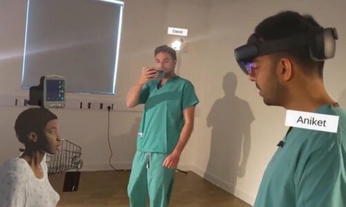 Estudantes de medicina do Reino Unido usando realidade mista para treinar em pacientes holográficos 3D!