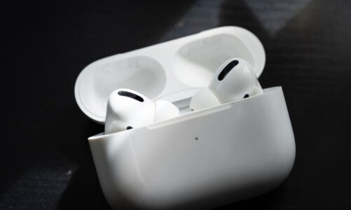 Apple AirPods pro and AirPods Max Gain Find My Support with New Firmware Update