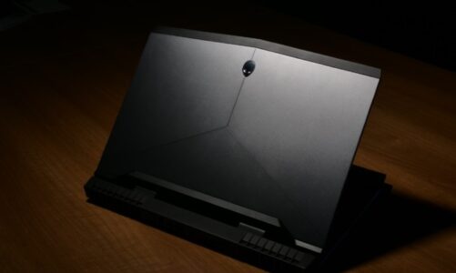 Alienware 17 R5 Review Featured