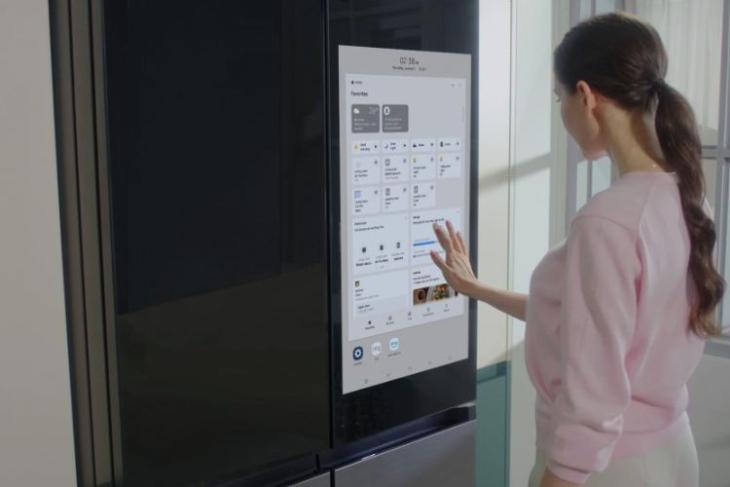 Samsung Maßgeschneiderter Kühlschrank Family Hub Plus